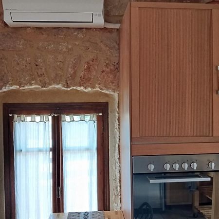 Niko'S Stone Guest House プリトラ エクステリア 写真