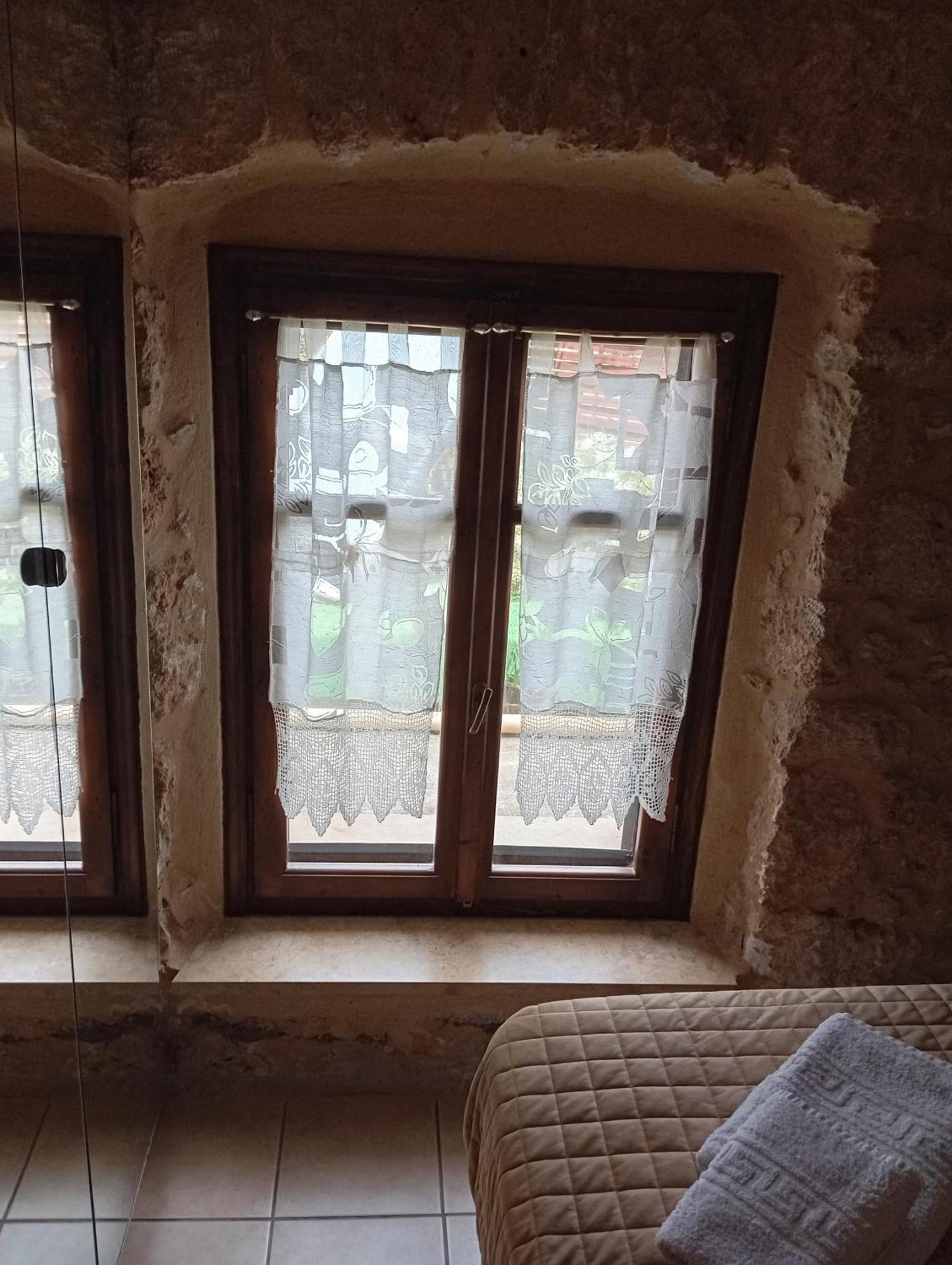 Niko'S Stone Guest House プリトラ エクステリア 写真