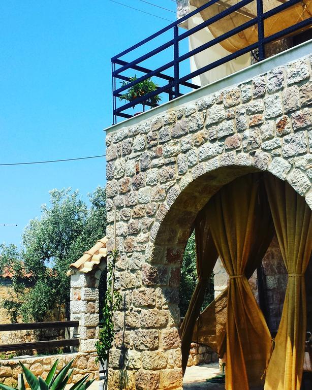 Niko'S Stone Guest House プリトラ エクステリア 写真