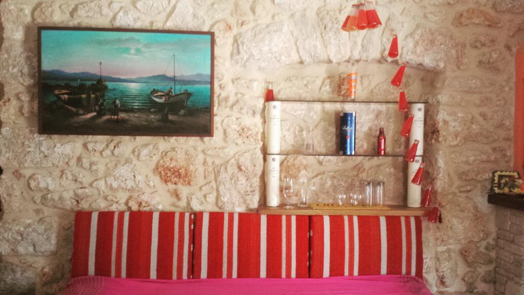Niko'S Stone Guest House プリトラ エクステリア 写真