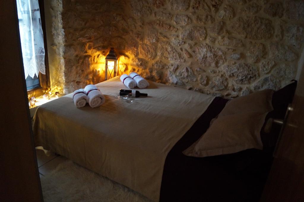 Niko'S Stone Guest House プリトラ エクステリア 写真